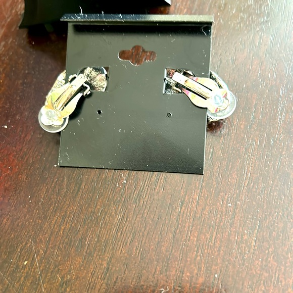 EARRINGS $5/PAIR Vintage oval clip on earrings. - Picture 2 of 3